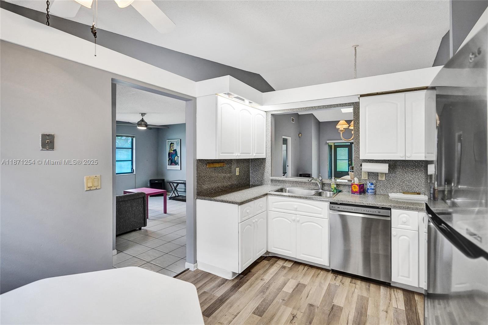 HUNTINGTON POINTE - Residential