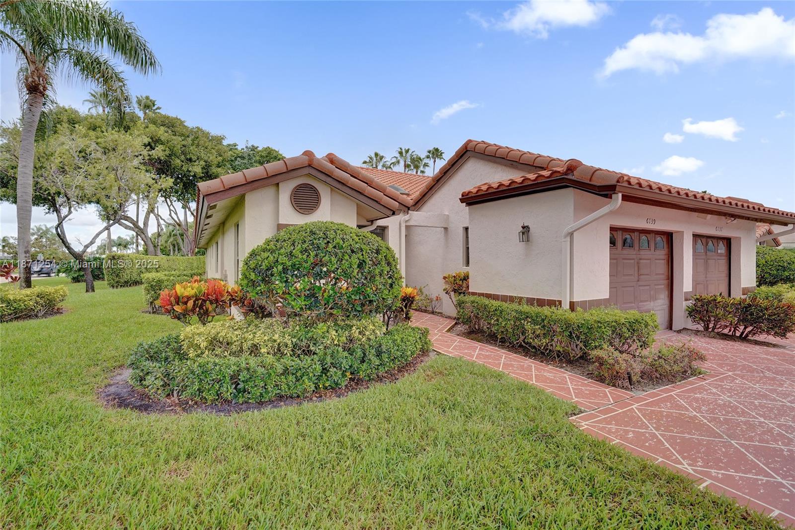 HUNTINGTON POINTE - Residential