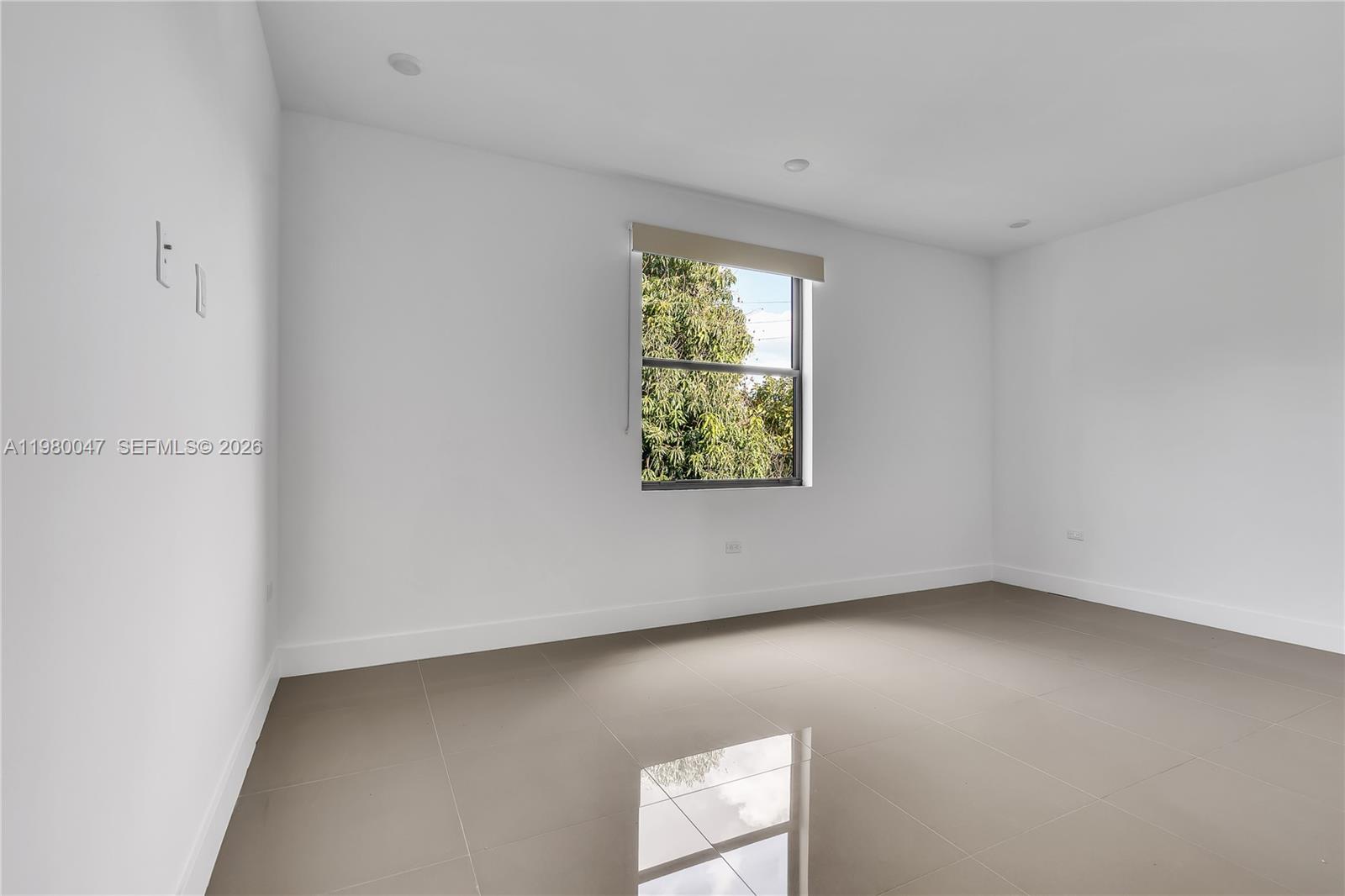 12TH STREET MANORS - Residential