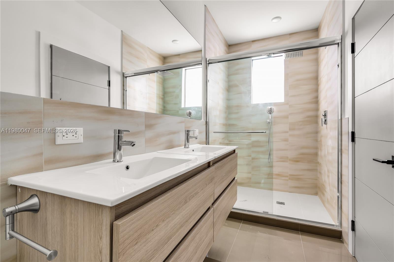 12TH STREET MANORS - Residential