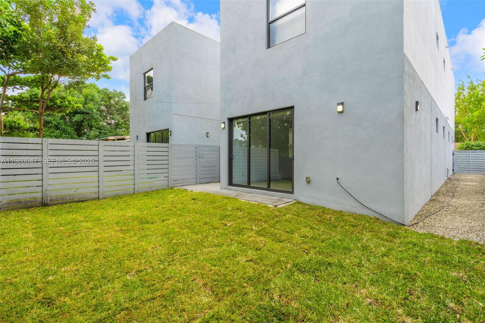 12TH STREET MANORS - Residential