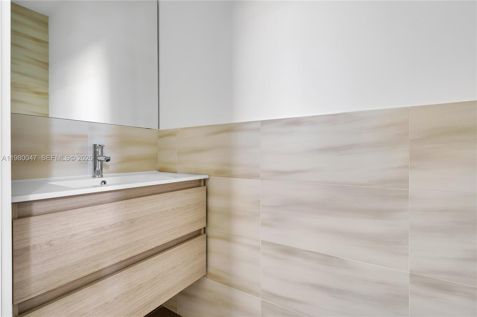 12TH STREET MANORS - Residential