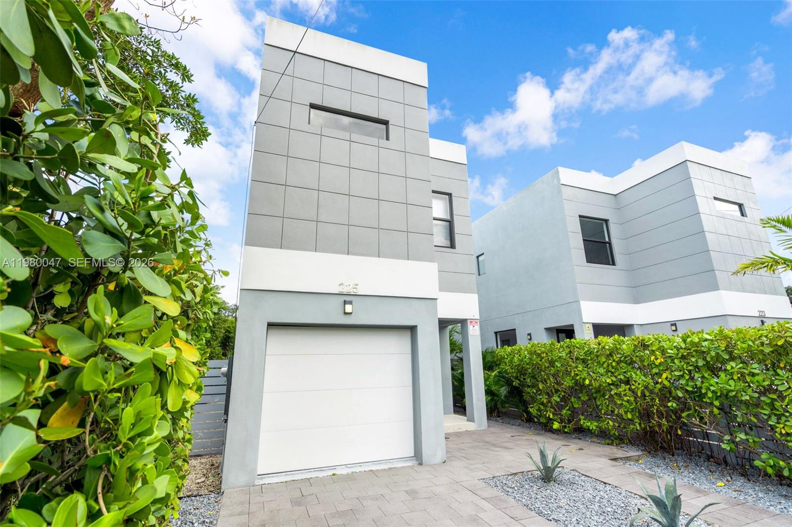 12TH STREET MANORS - Residential