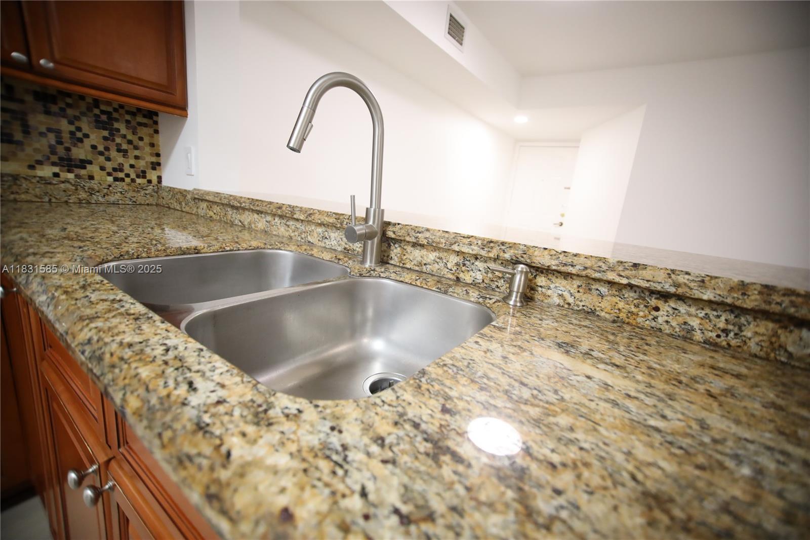 VISCONTI CONDO - Residential Lease