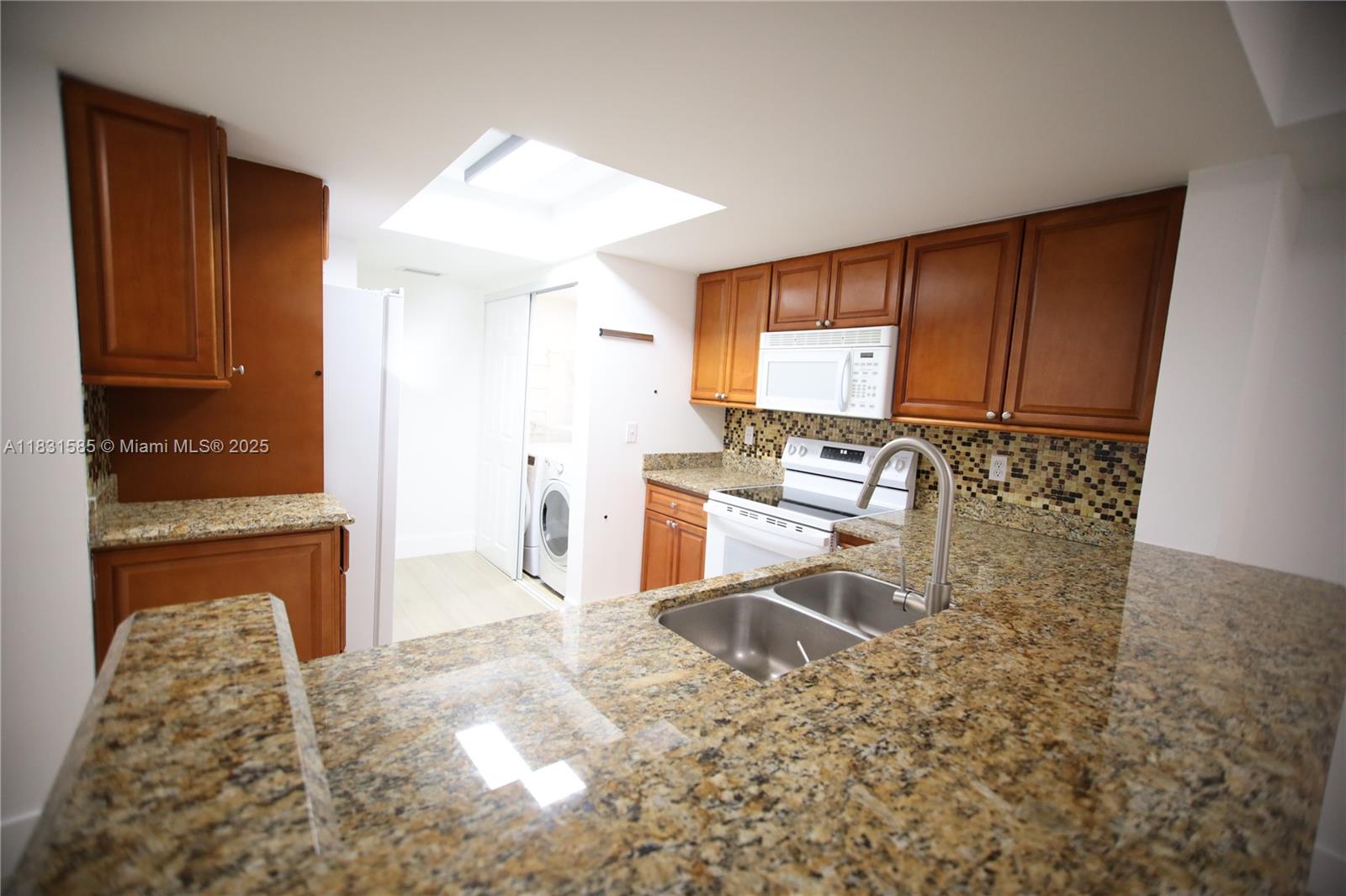 VISCONTI CONDO - Residential Lease