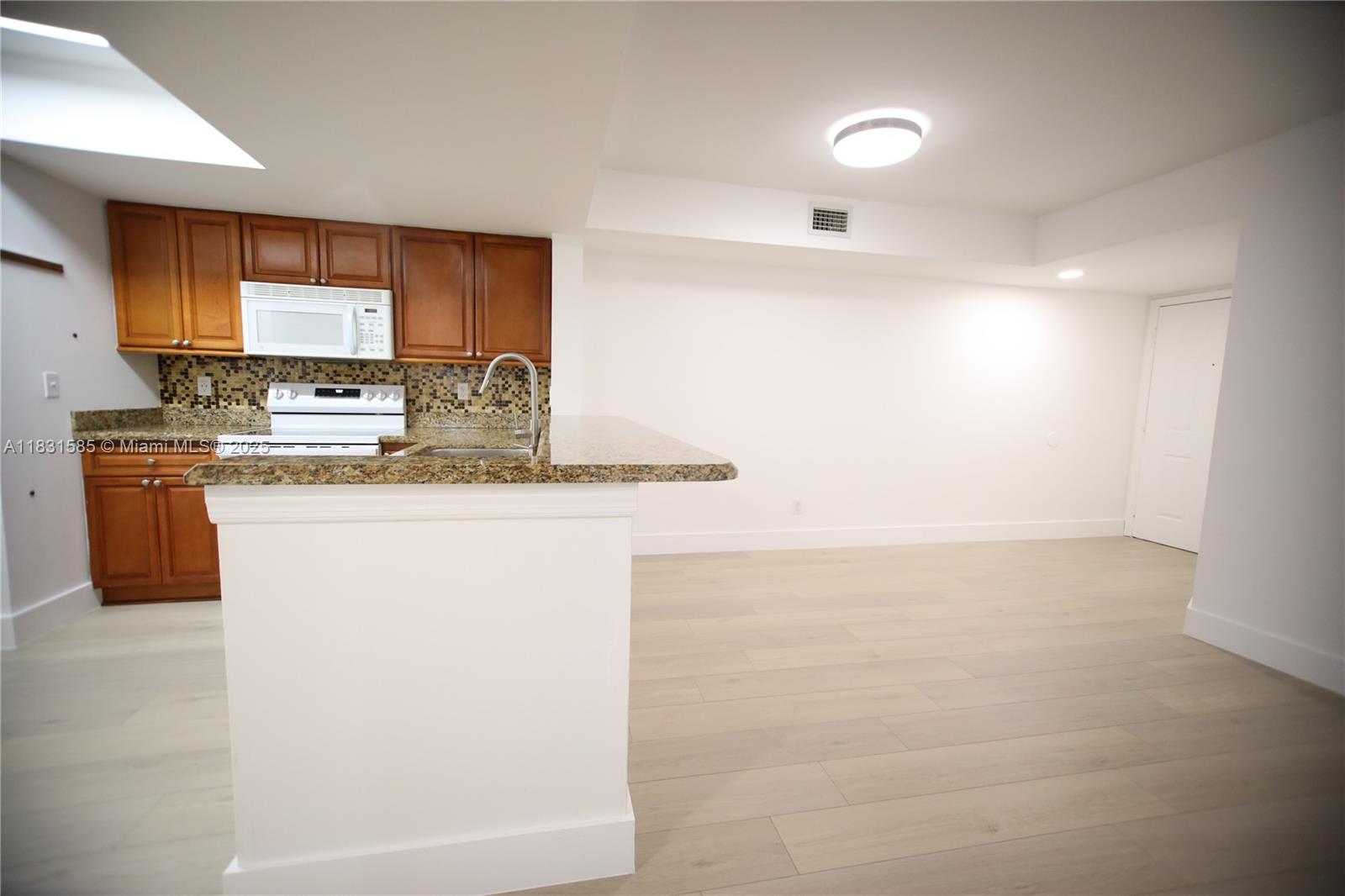 VISCONTI CONDO - Residential Lease