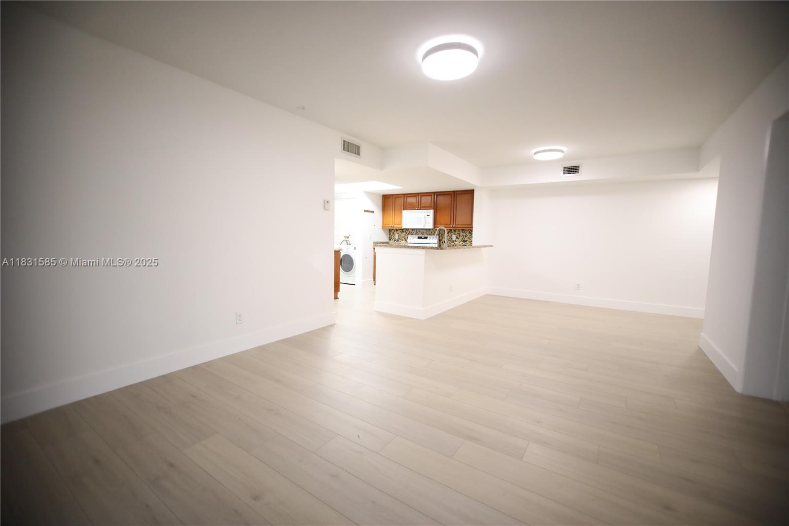 VISCONTI CONDO - Residential Lease