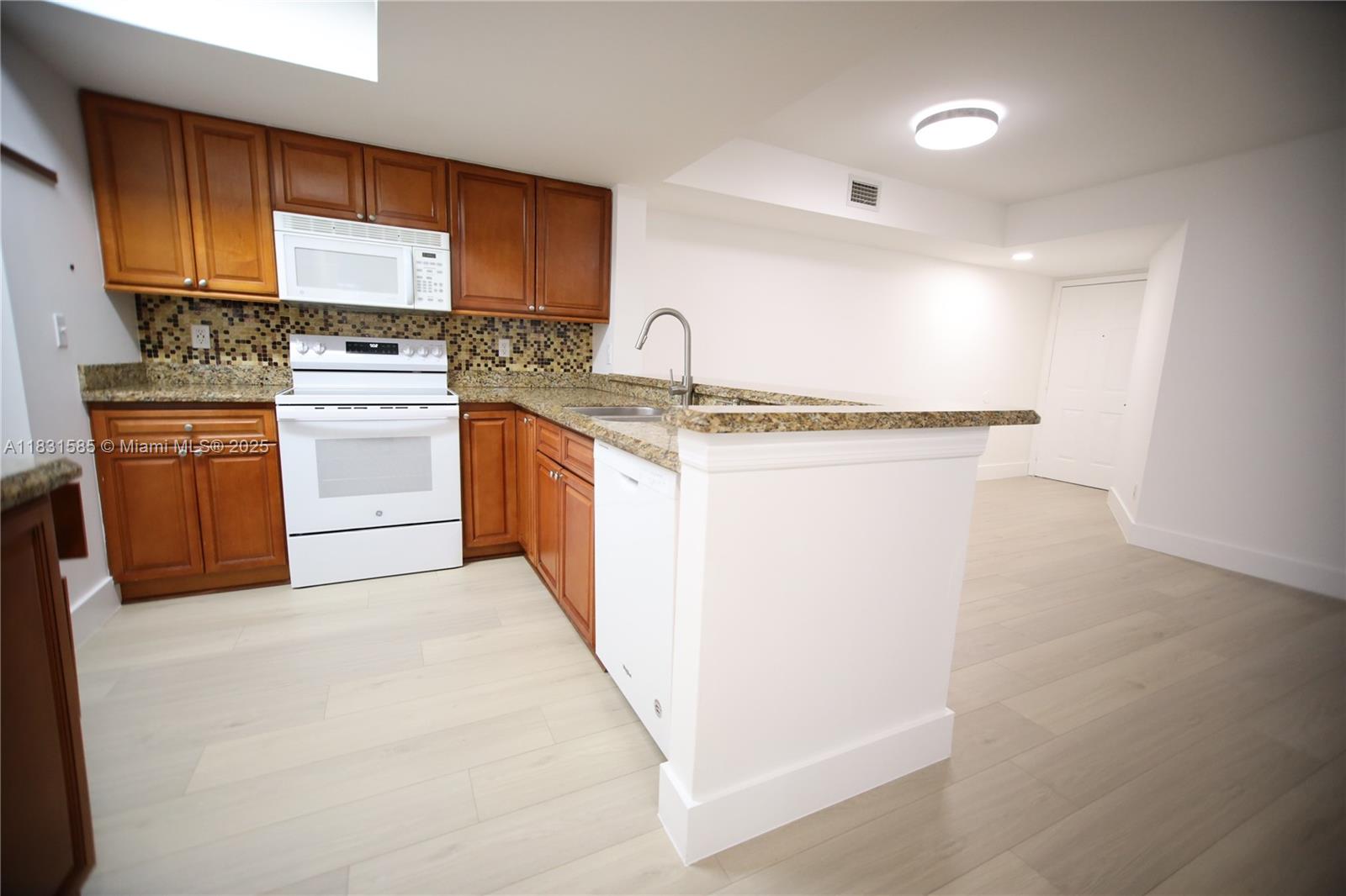 VISCONTI CONDO - Residential Lease