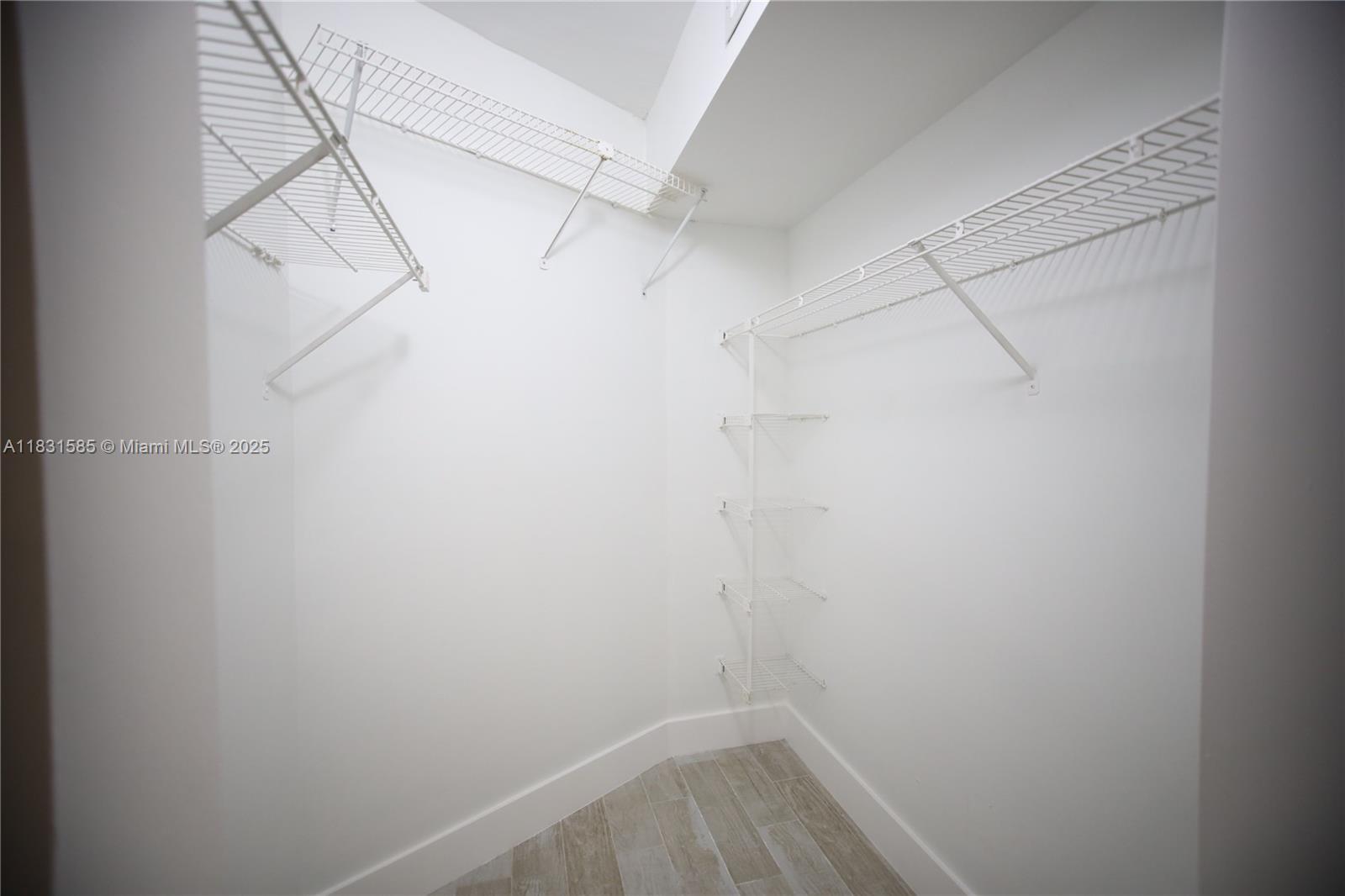 VISCONTI CONDO - Residential Lease