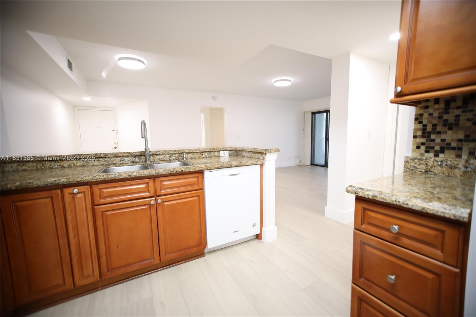 VISCONTI CONDO - Residential Lease