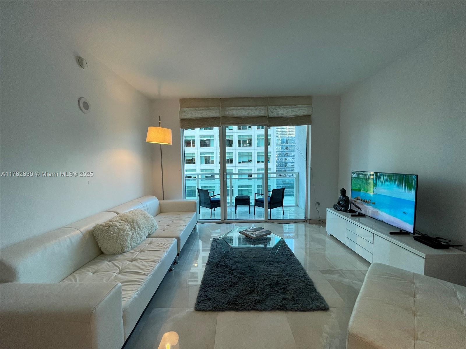 Rental Property at 950 Brickell Bay Dr 1402, Miami, Broward County, Florida - Bedrooms: 1 
Bathrooms: 1  - $3,150 MO.