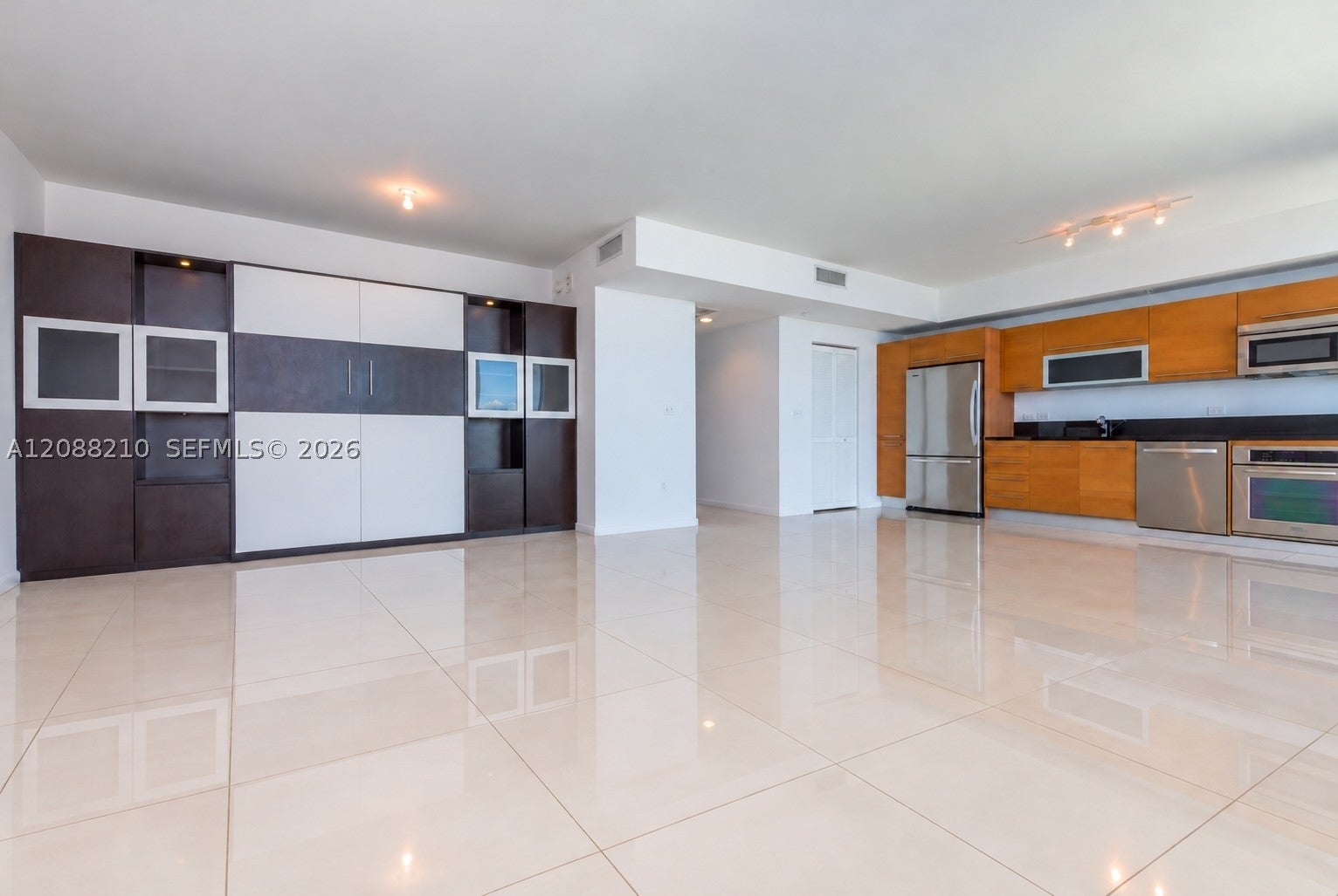253 NE 2nd St 3105