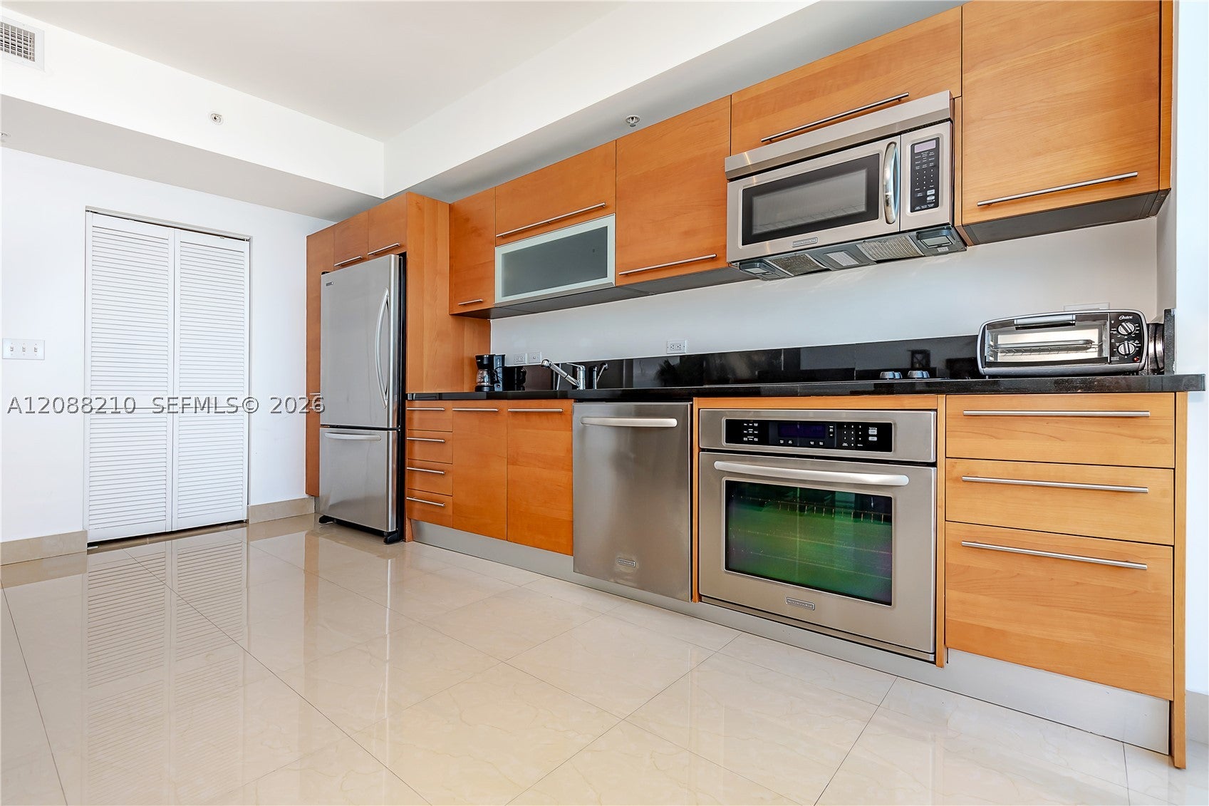 253 NE 2nd St 3105