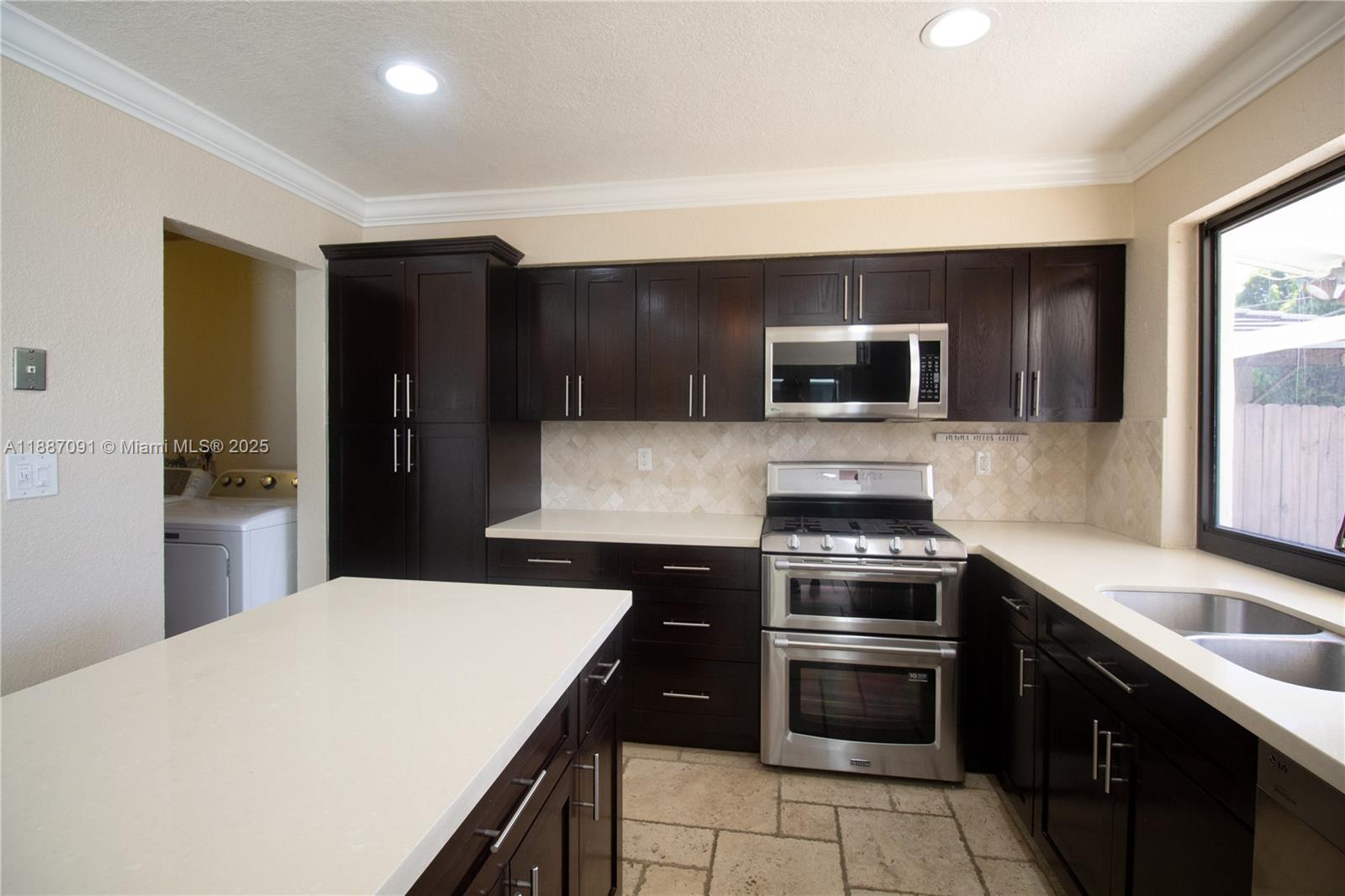 KNOLLS 1ST SECTION - Residential