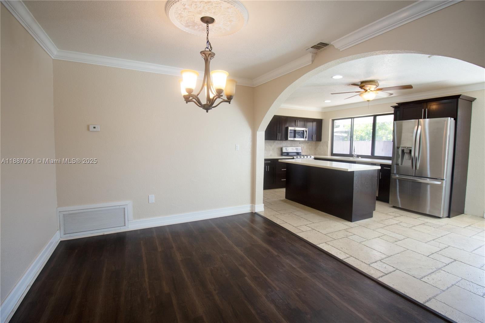 KNOLLS 1ST SECTION - Residential