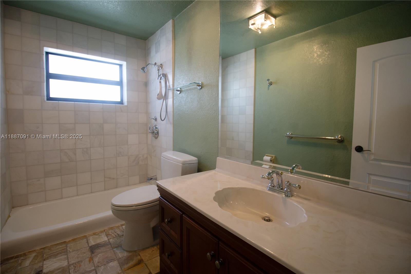KNOLLS 1ST SECTION - Residential