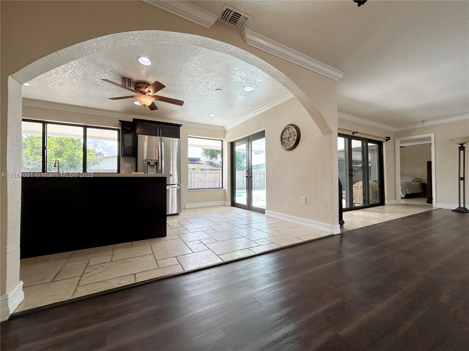KNOLLS 1ST SECTION - Residential