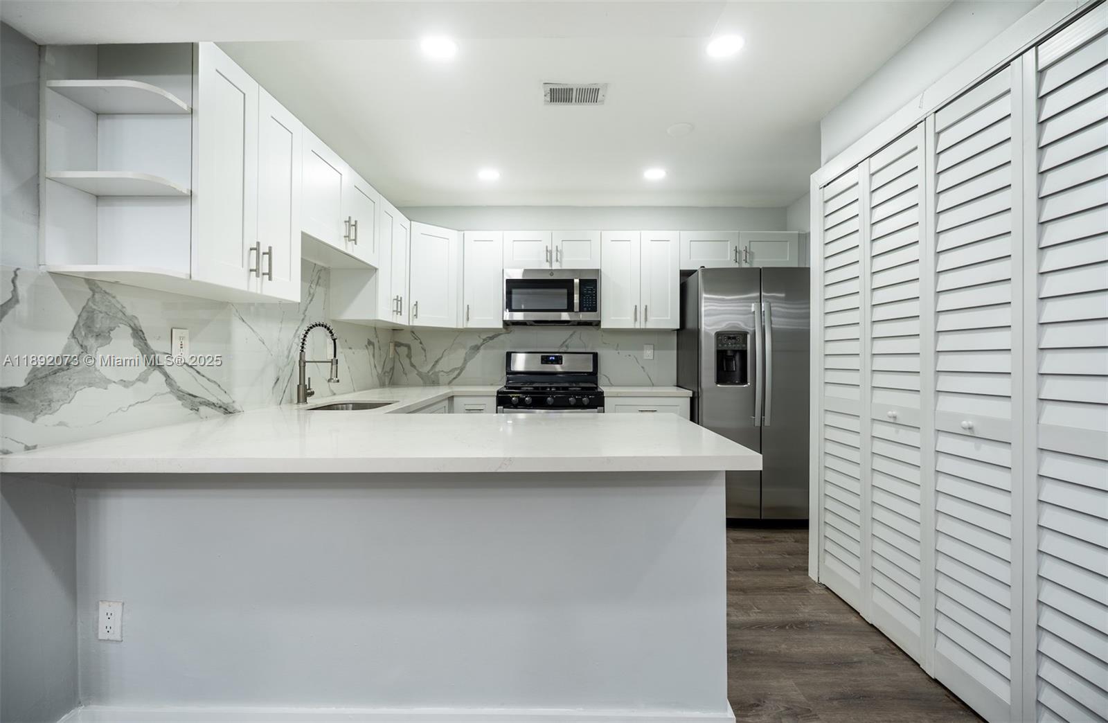 SNAPPER VILLAGE CONDO PHA - Residential Lease