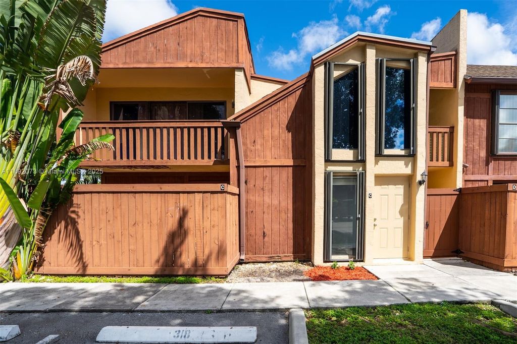 Photo of 6211 SW 116th Pl #C-22, Miami, FL 33173 (MLS # A11892073)