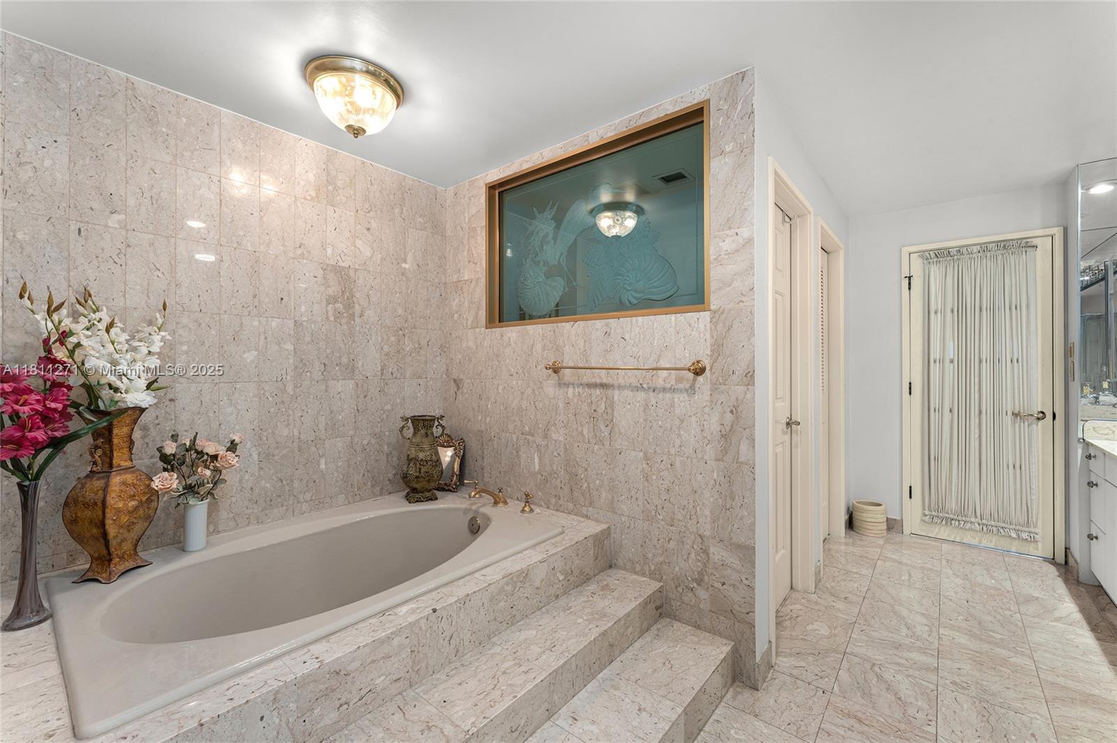 FISHER ISLAND - Residential