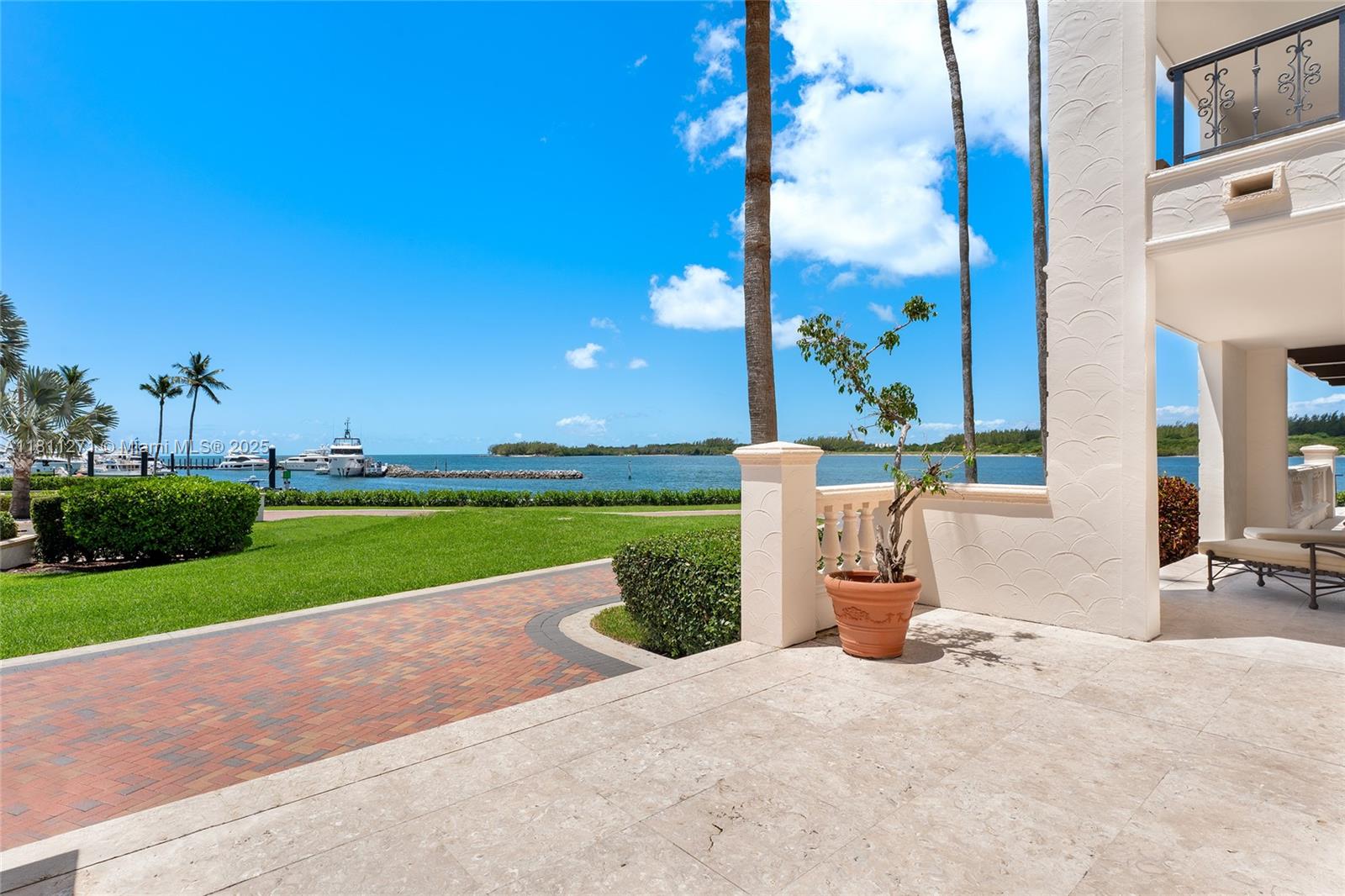 FISHER ISLAND - Residential