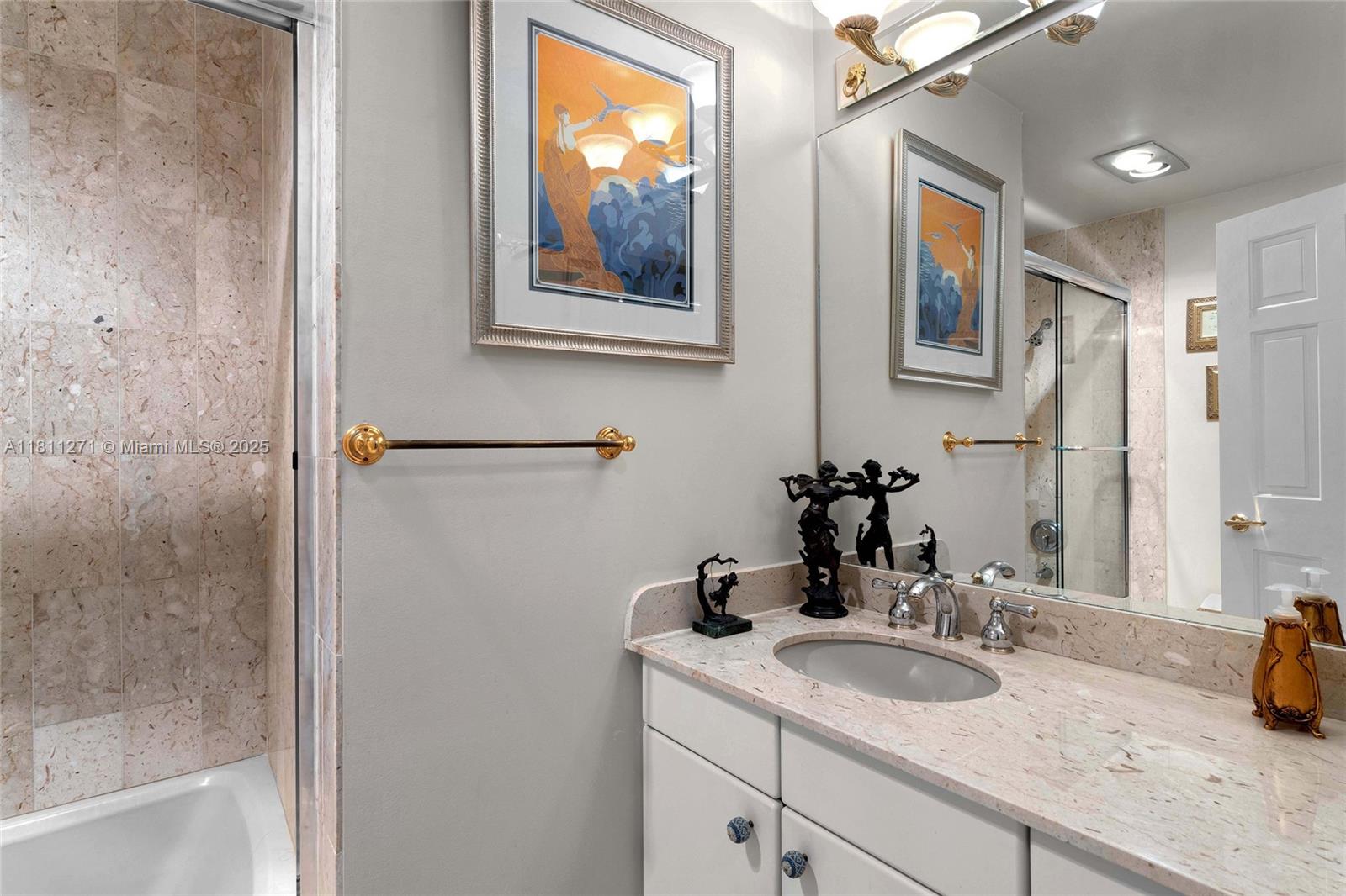 FISHER ISLAND - Residential