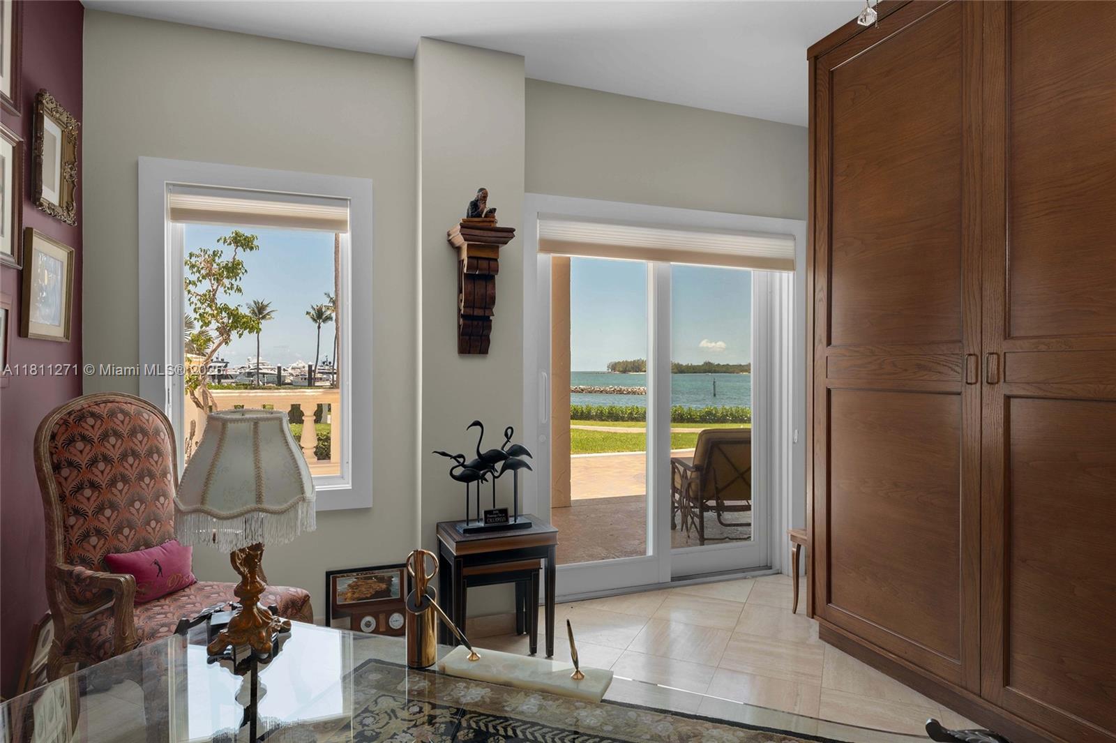 FISHER ISLAND - Residential