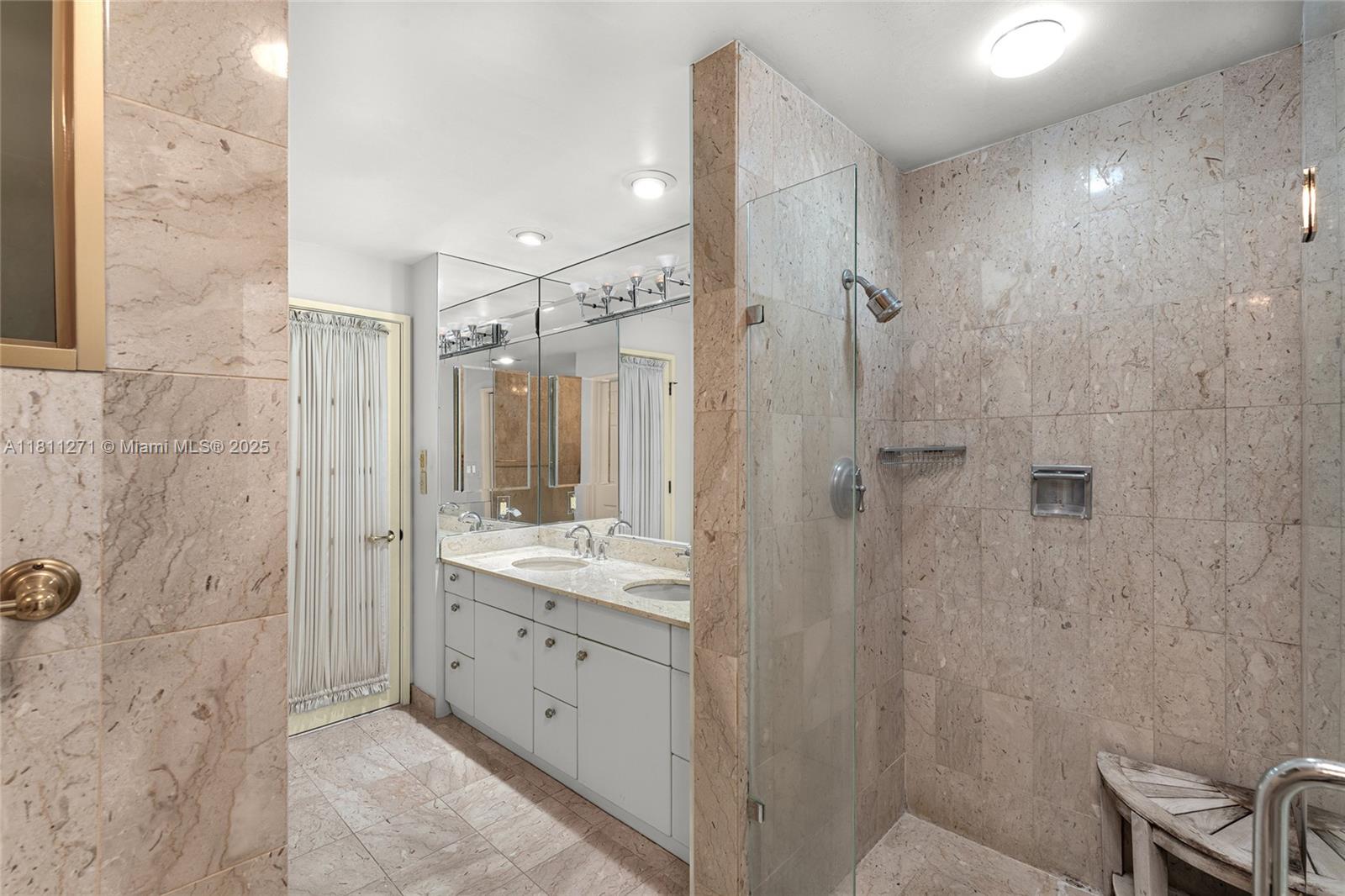 FISHER ISLAND - Residential