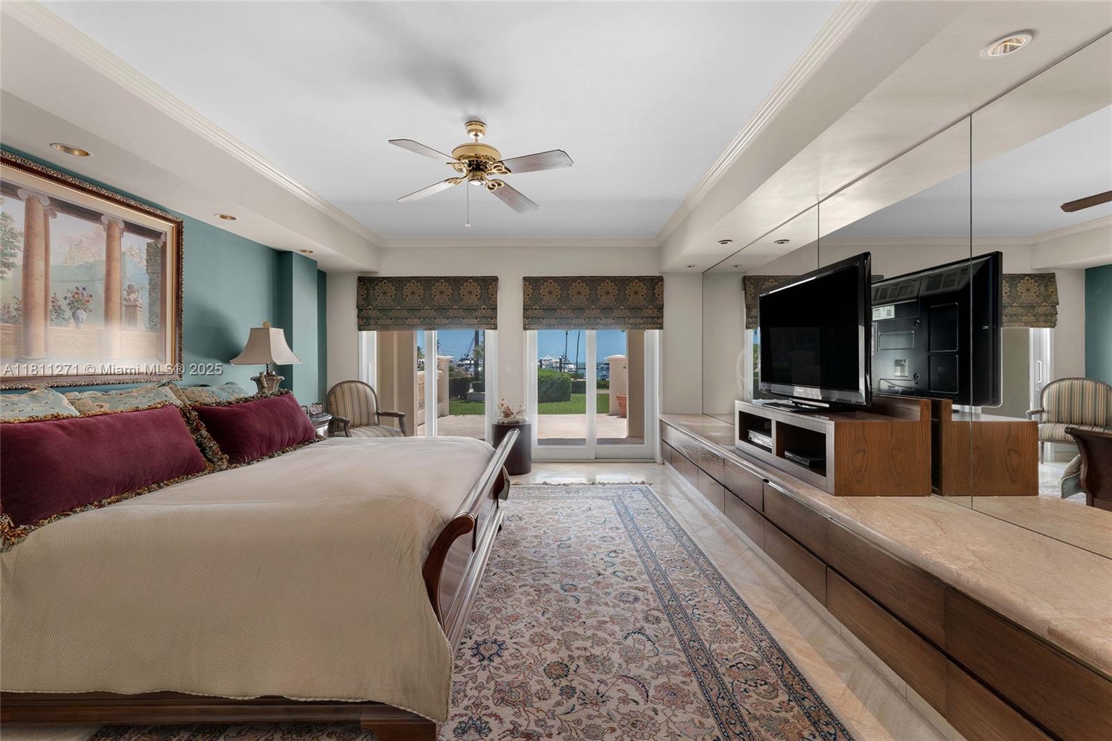 FISHER ISLAND - Residential