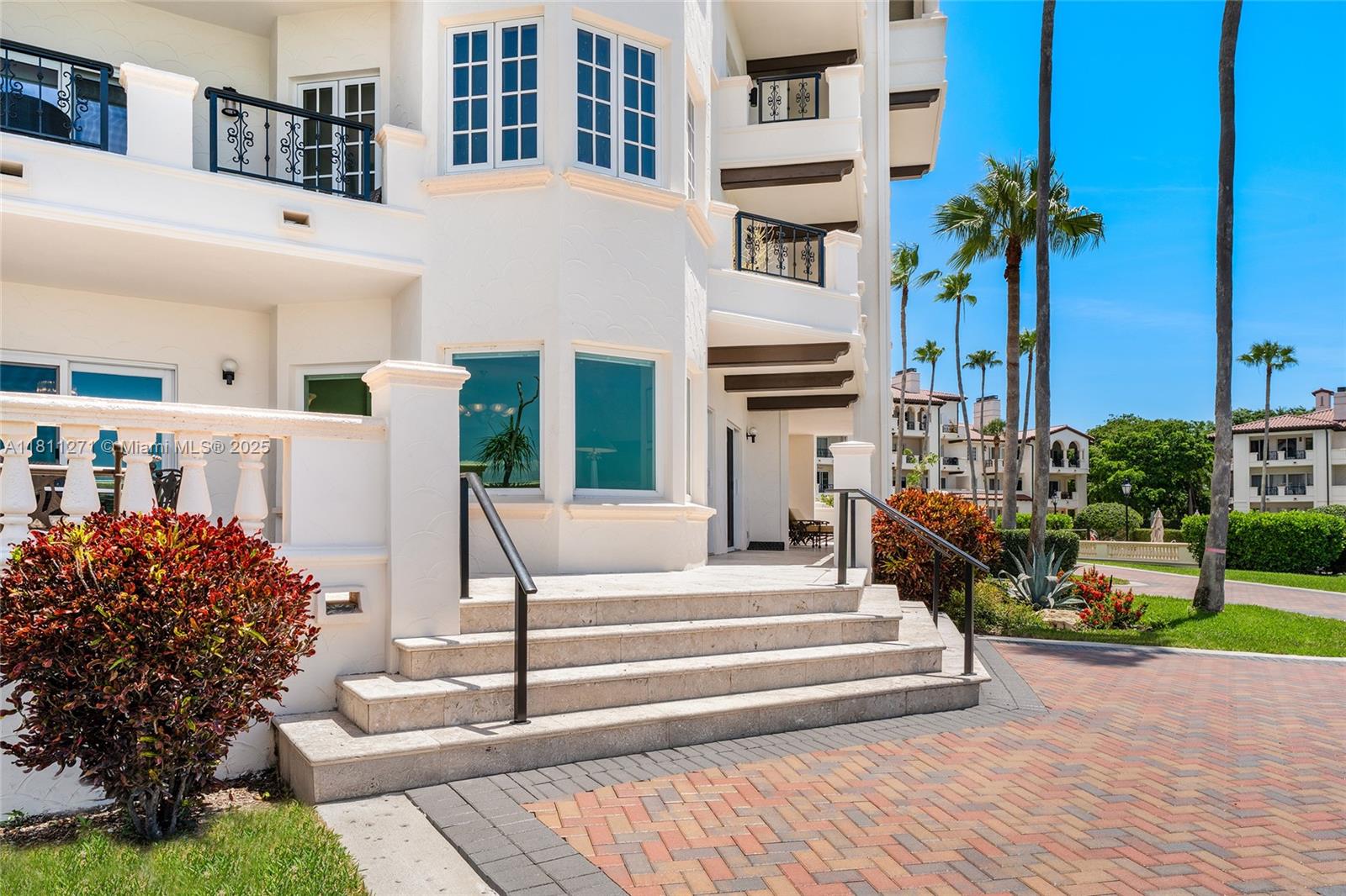 FISHER ISLAND - Residential
