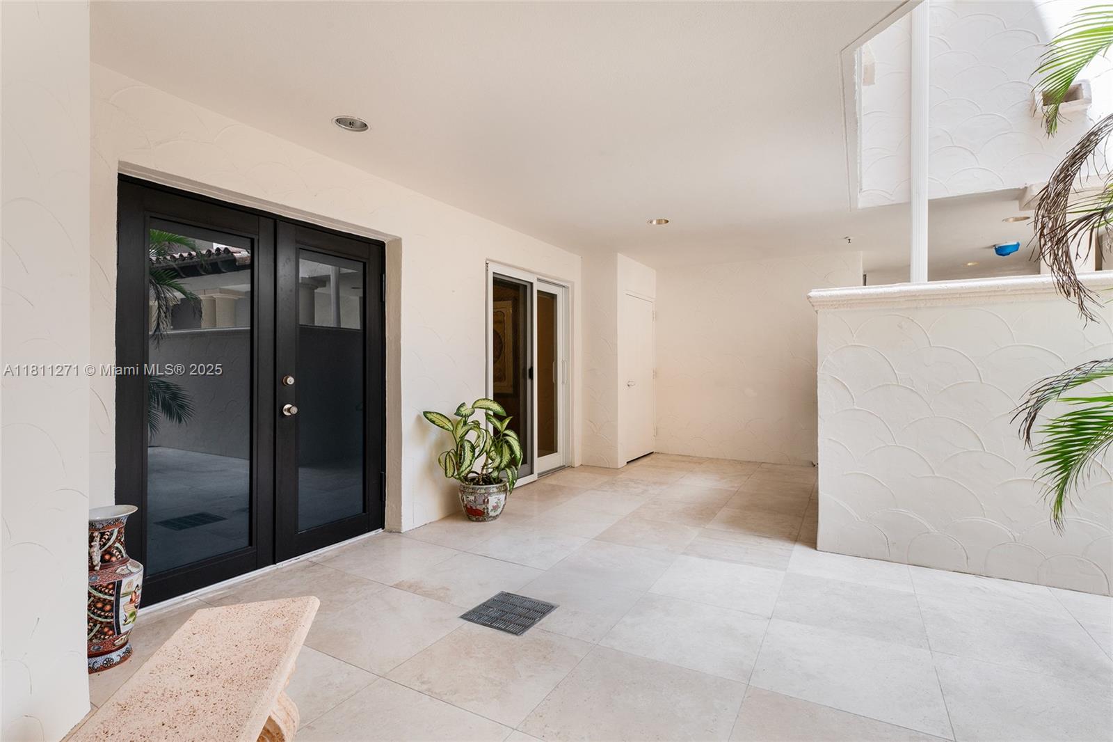 FISHER ISLAND - Residential