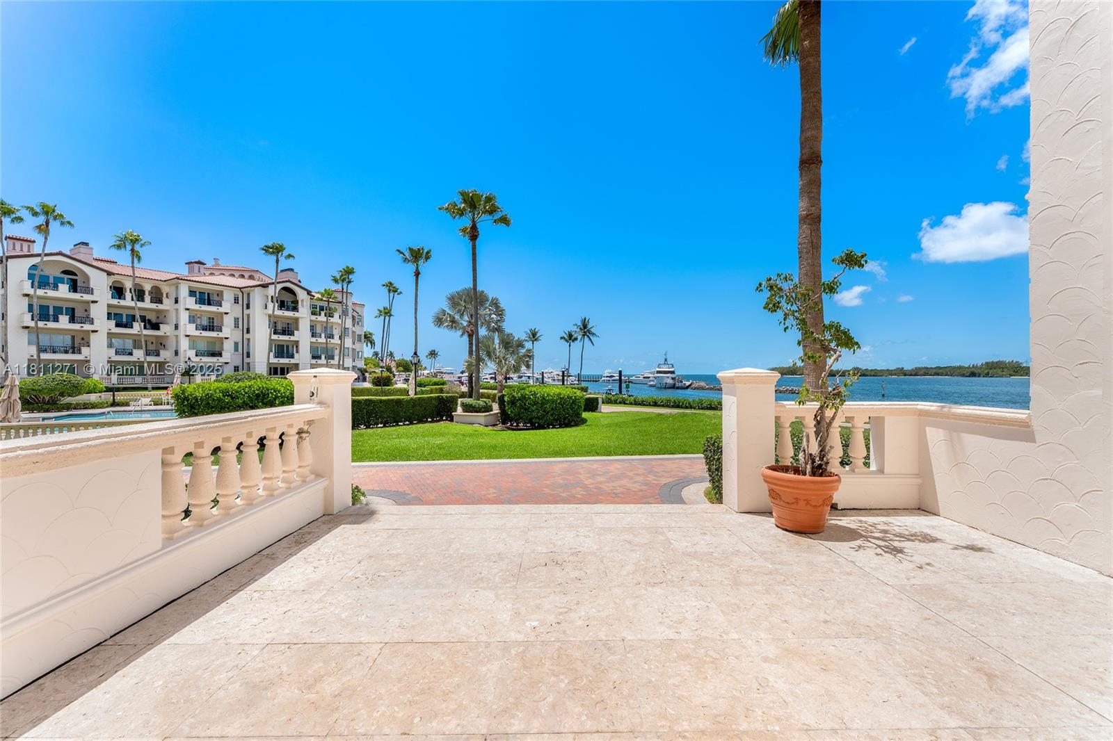 FISHER ISLAND - Residential