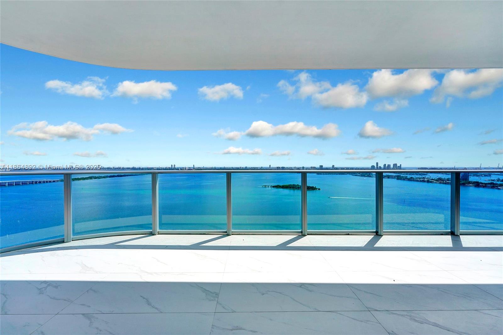 ARIA RESERVE MIAMI - Residential