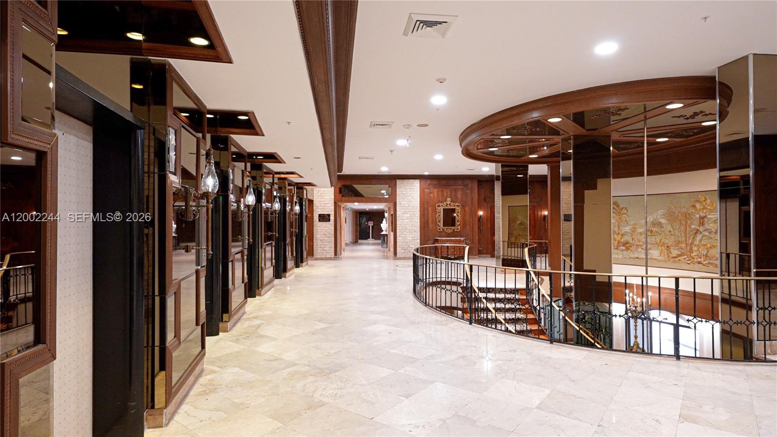 MAISON GRANDE CONDO - Residential