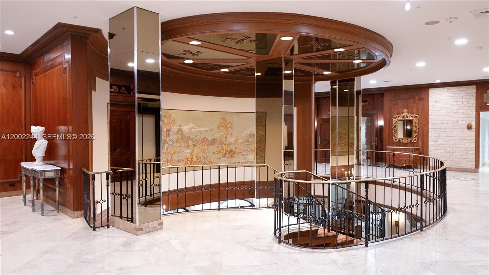 MAISON GRANDE CONDO - Residential