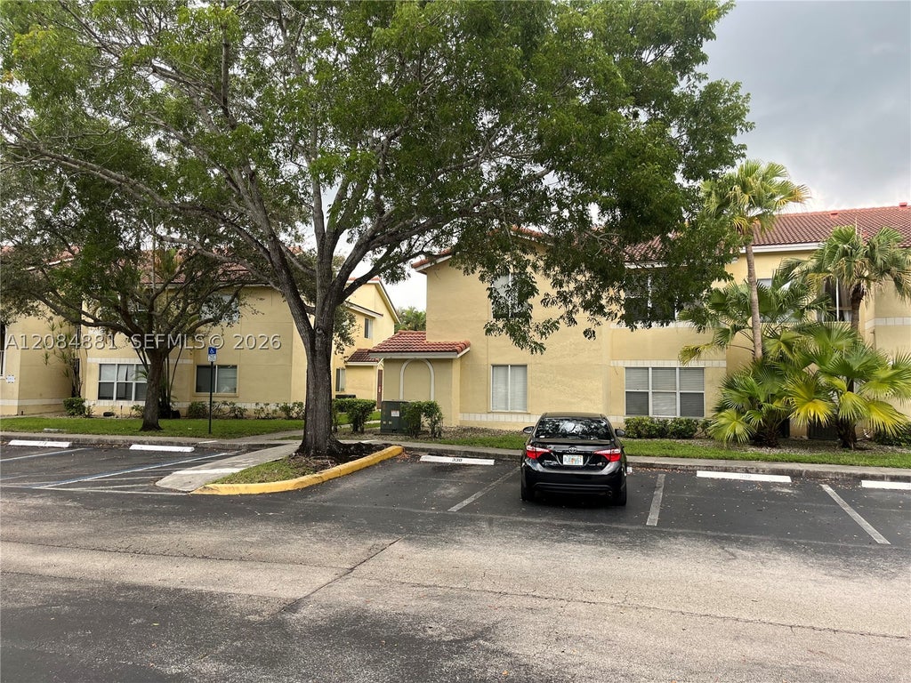 Photo of 437 Vista Isles Dr #2211, Plantation, FL 33325 (MLS # A12084881)