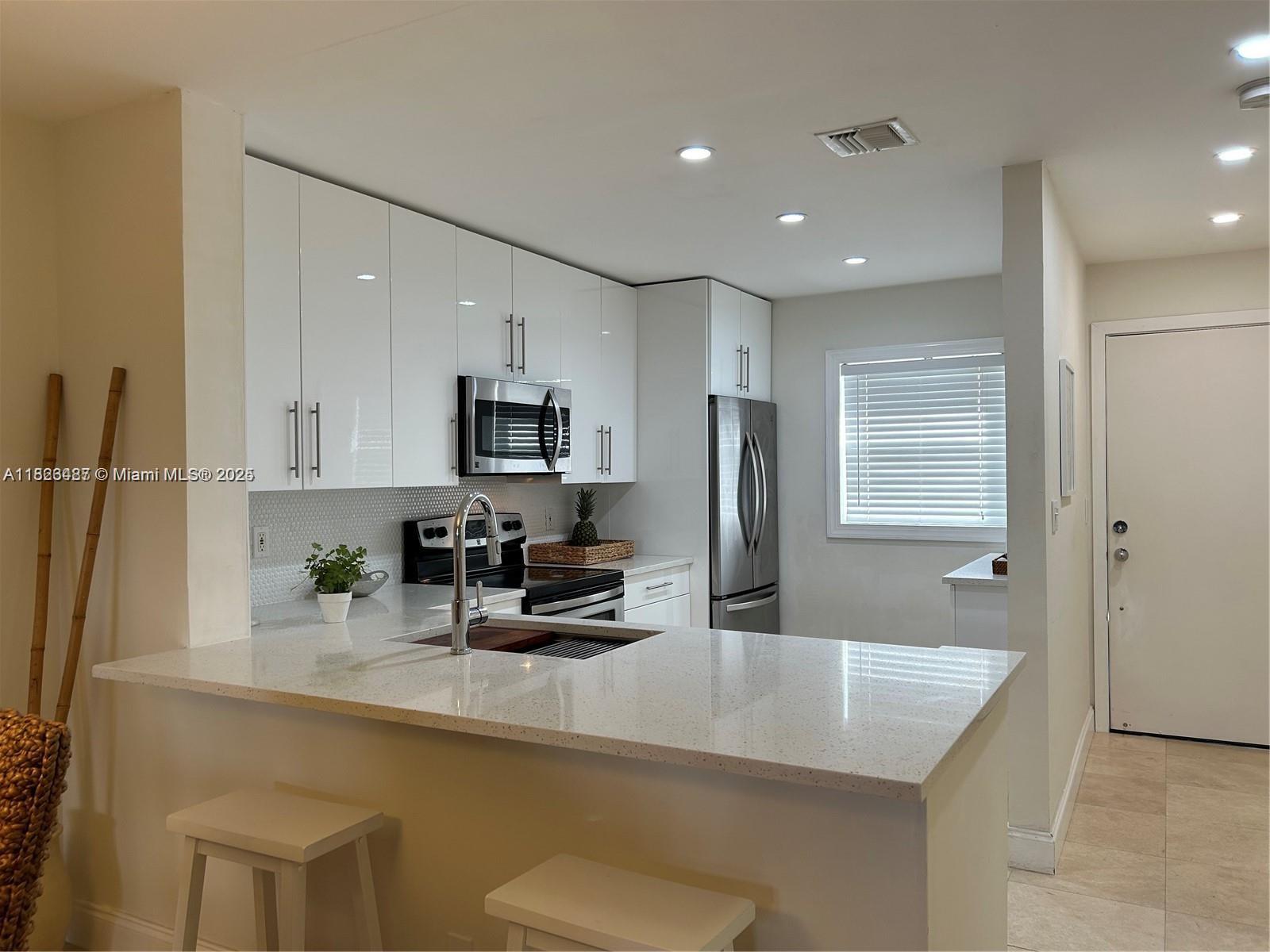 OCEAN HARBOUR CONDOMINIUM - Residential Lease