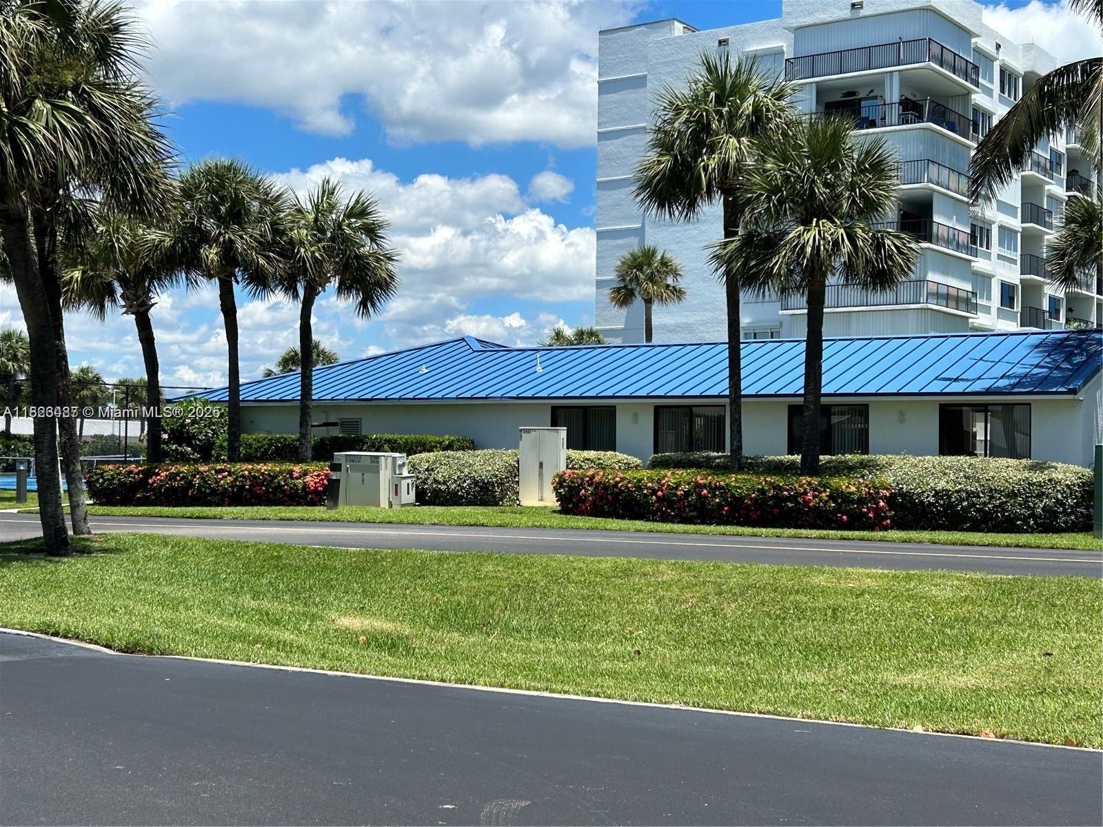 OCEAN HARBOUR CONDOMINIUM - Residential Lease