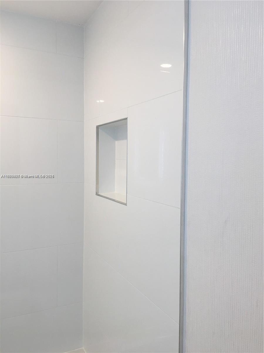 OCEAN HARBOUR CONDOMINIUM - Residential Lease