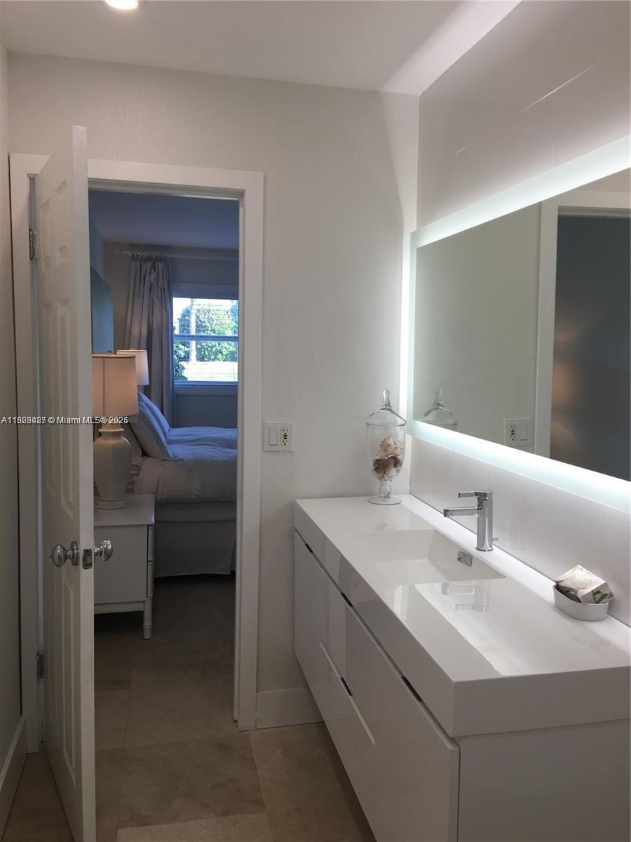 OCEAN HARBOUR CONDOMINIUM - Residential Lease