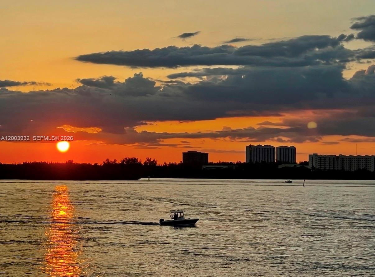 WATERS EDGE HOUSE CONDO - Residential Lease