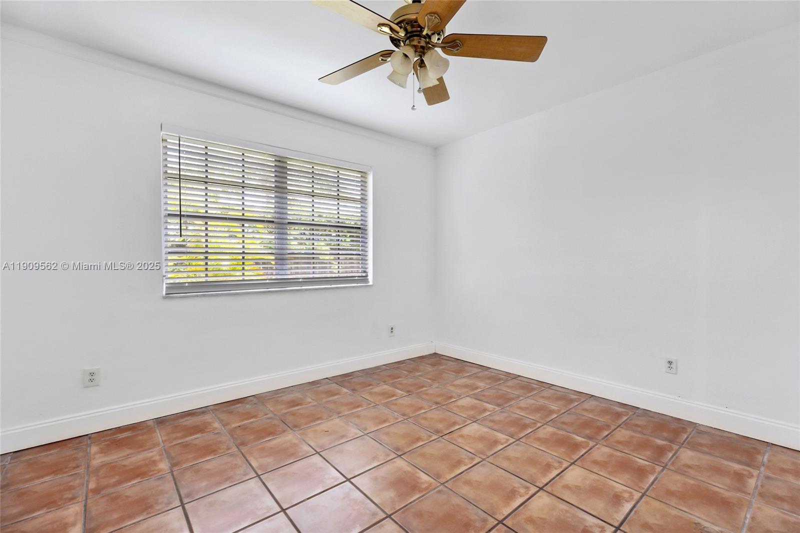 GREEN BRIAR ACRES 2ND ADD - Residential Lease