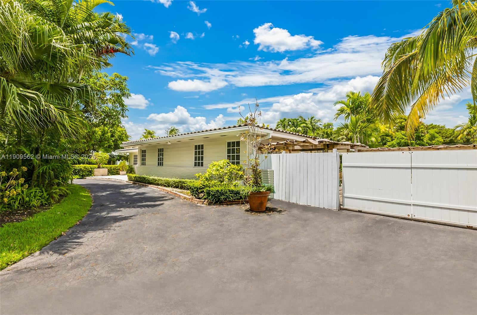 GREEN BRIAR ACRES 2ND ADD - Residential Lease