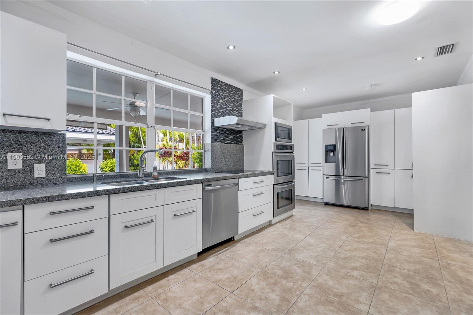 GREEN BRIAR ACRES 2ND ADD - Residential Lease