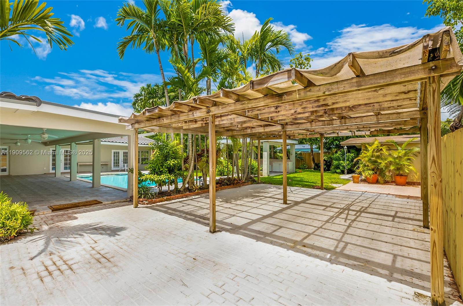 GREEN BRIAR ACRES 2ND ADD - Residential Lease