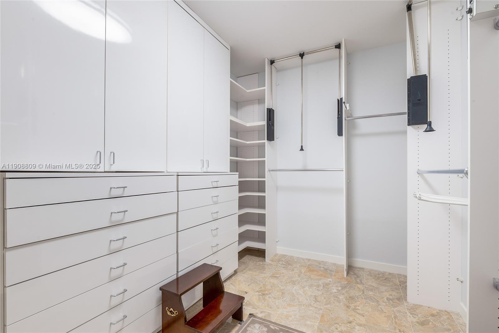 DEERING BAY CONDO I - Residential Lease