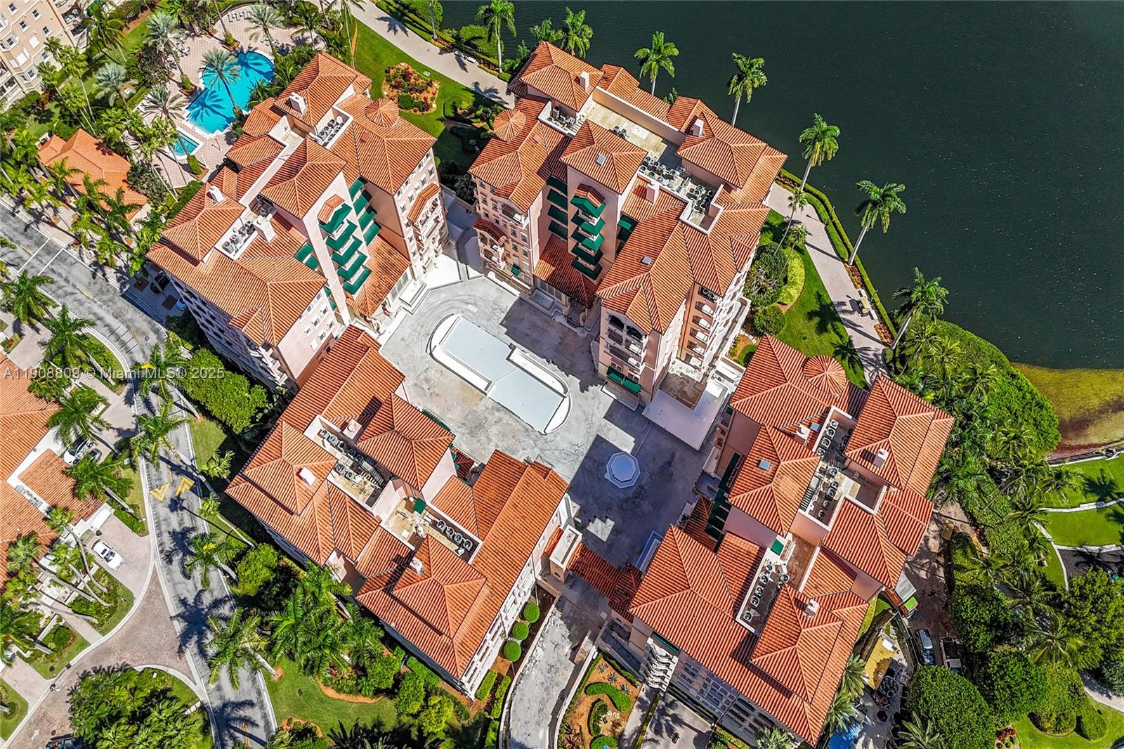 DEERING BAY CONDO I - Residential Lease