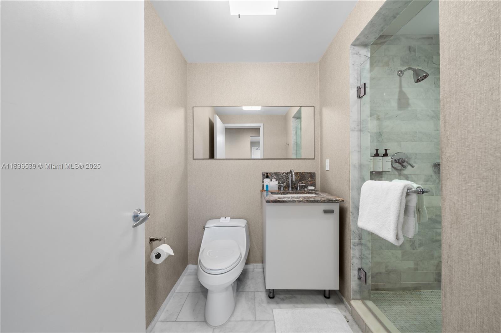 551 FLB CONDOMINIUM RESID - Residential