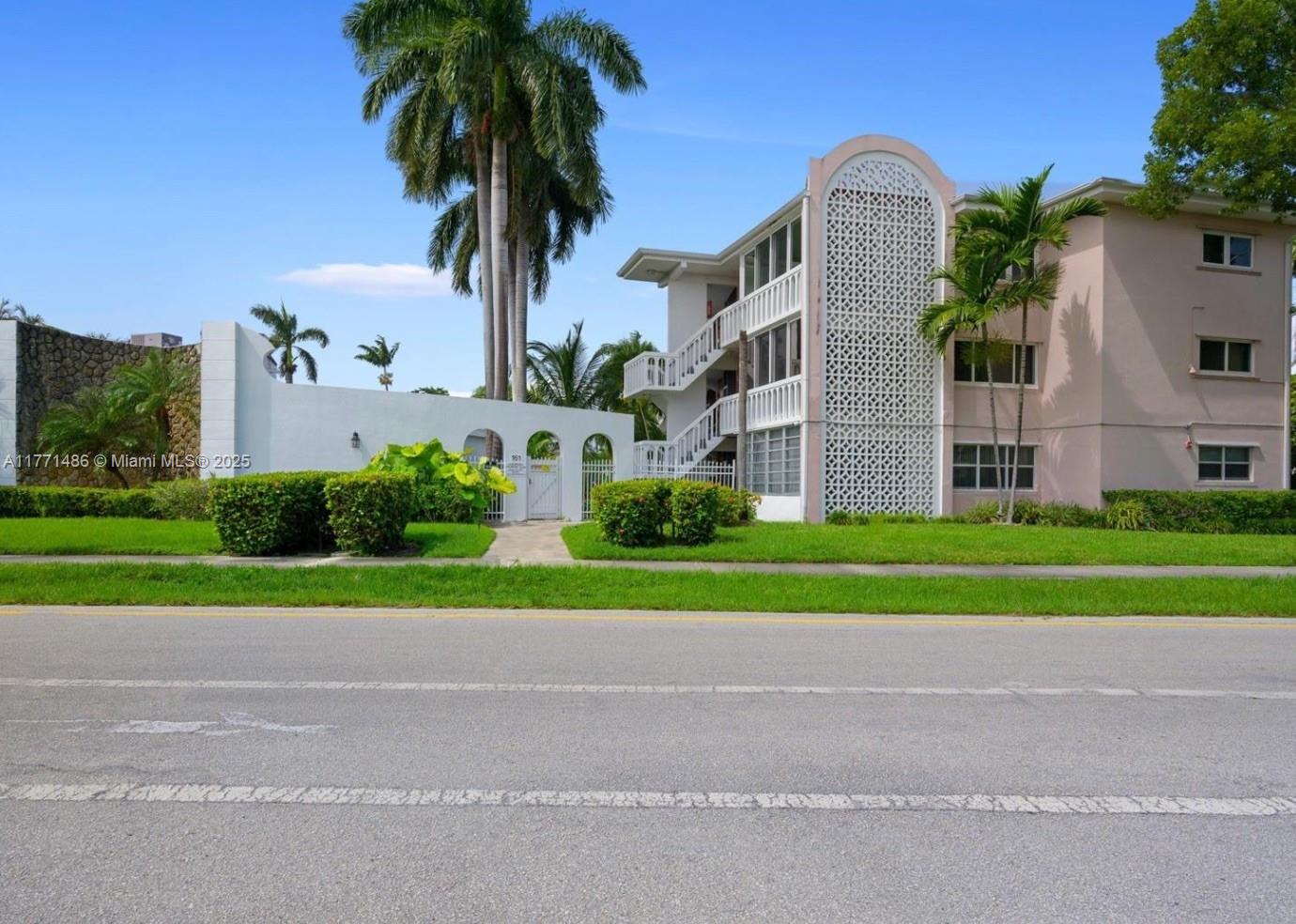 ELDORADO COUNTRY CLUB TOW - Residential