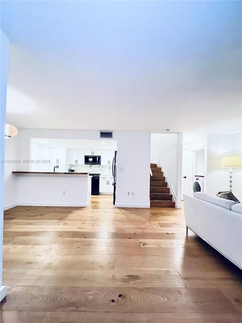 6855 SW 45th Ln 1 Miami FL 33155